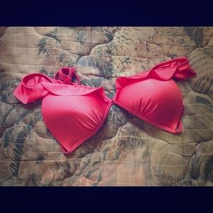 Pink bikini top with ruffles